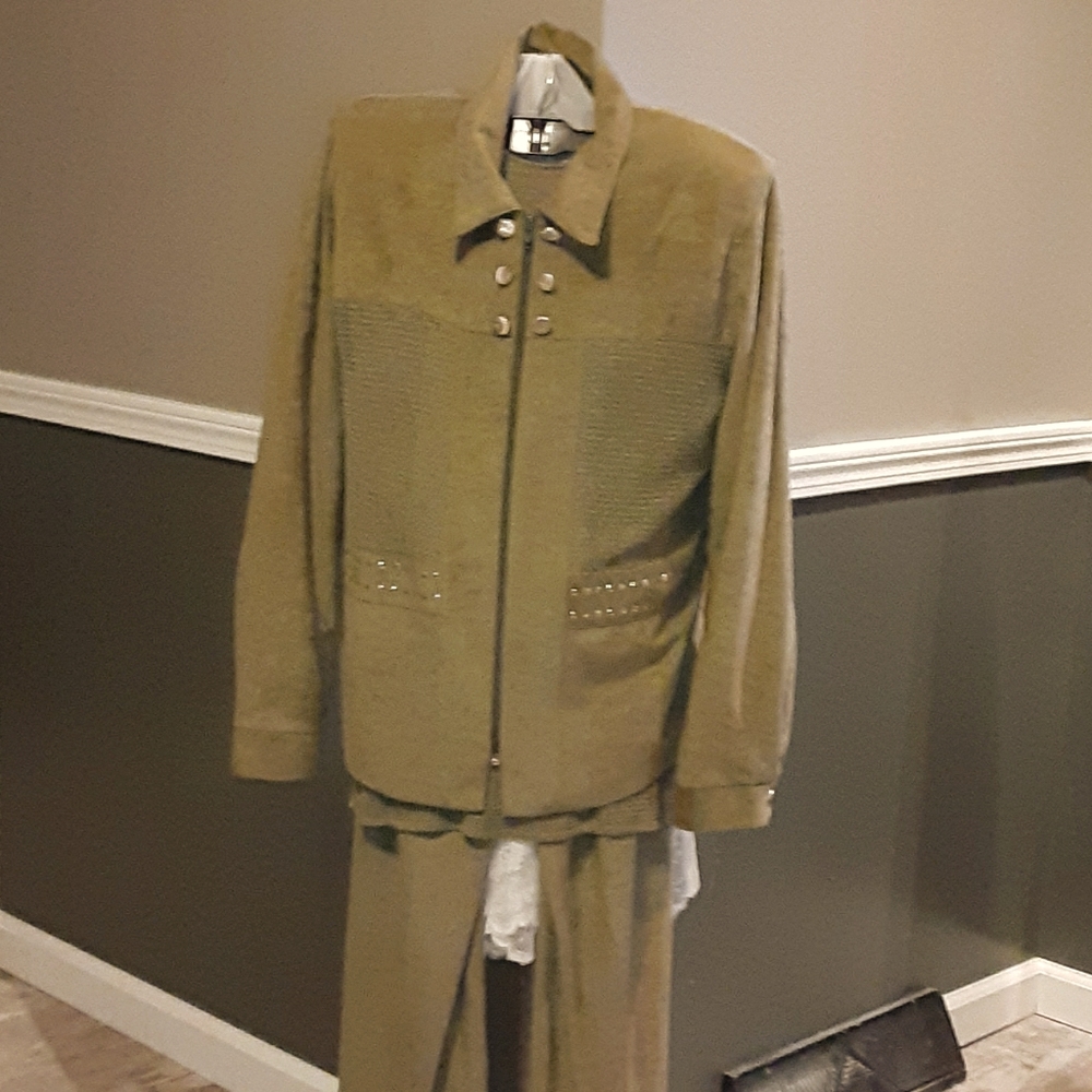 3 piece suit size Medium
